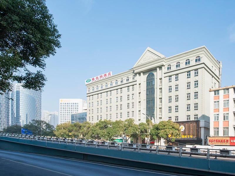 Vienna Hotel Nanchang Railway Staion Bagian luar foto