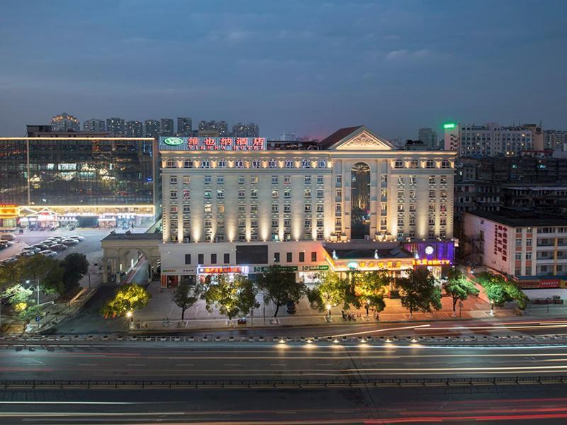 Vienna Hotel Nanchang Railway Staion Bagian luar foto