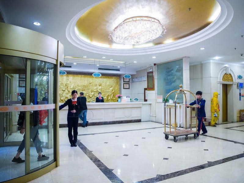 Vienna Hotel Nanchang Railway Staion Bagian luar foto