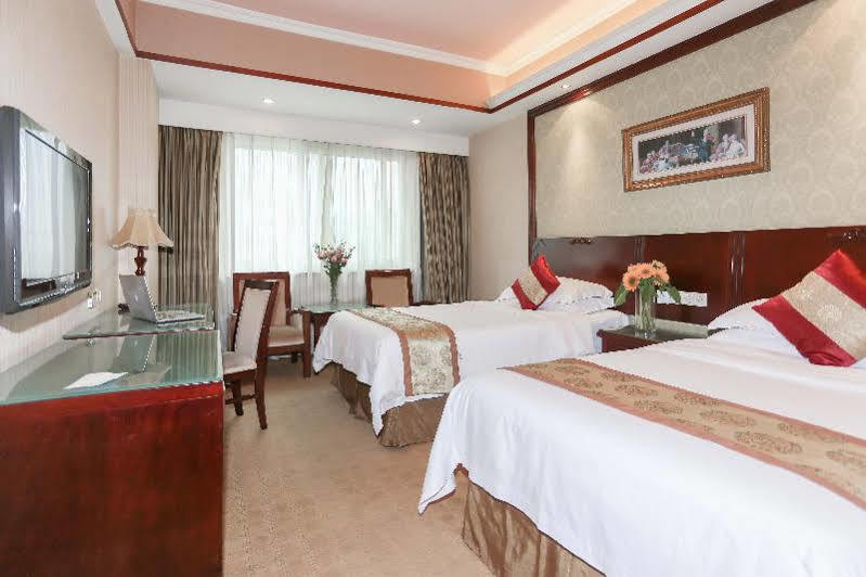 Vienna Hotel Nanchang Railway Staion Bagian luar foto