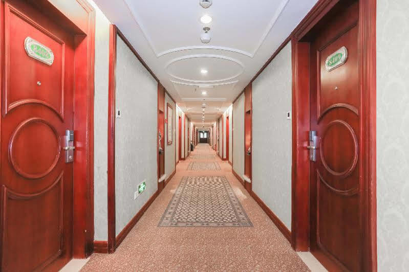 Vienna Hotel Nanchang Railway Staion Bagian luar foto