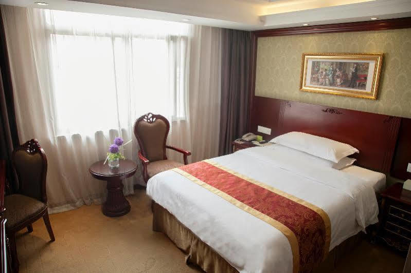 Vienna Hotel Nanchang Railway Staion Bagian luar foto